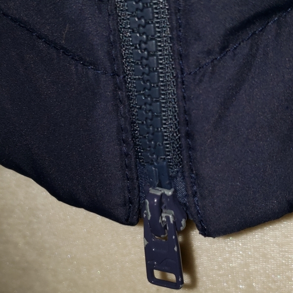 Hollister Hooded Vest - Picture 9 of 12